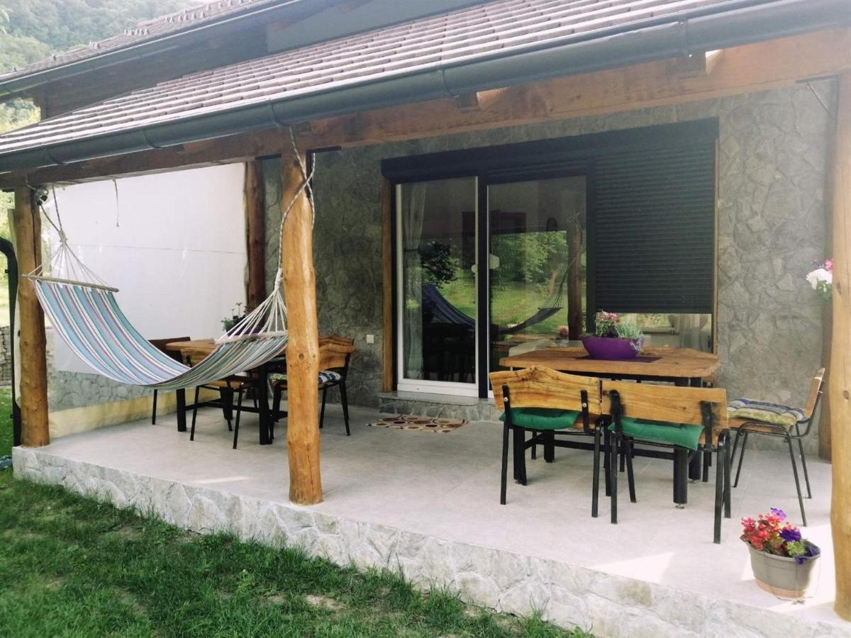 Vacation House Studenac Bihać Exterior foto