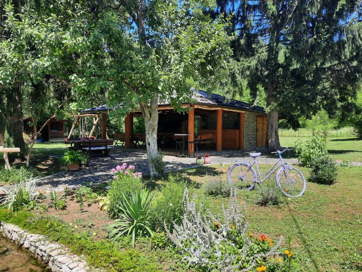 Vacation House Studenac Bihać Exterior foto