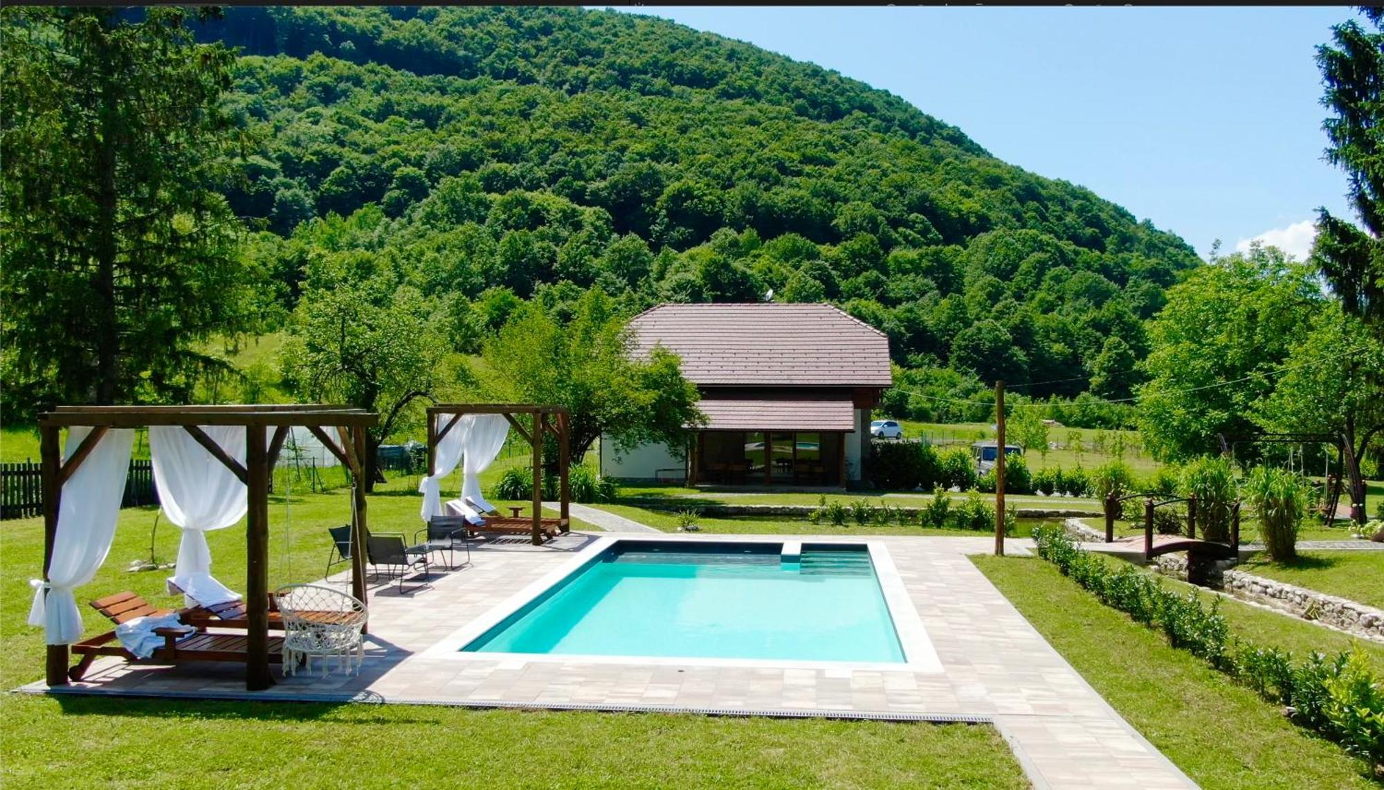 Vacation House Studenac Bihać Exterior foto