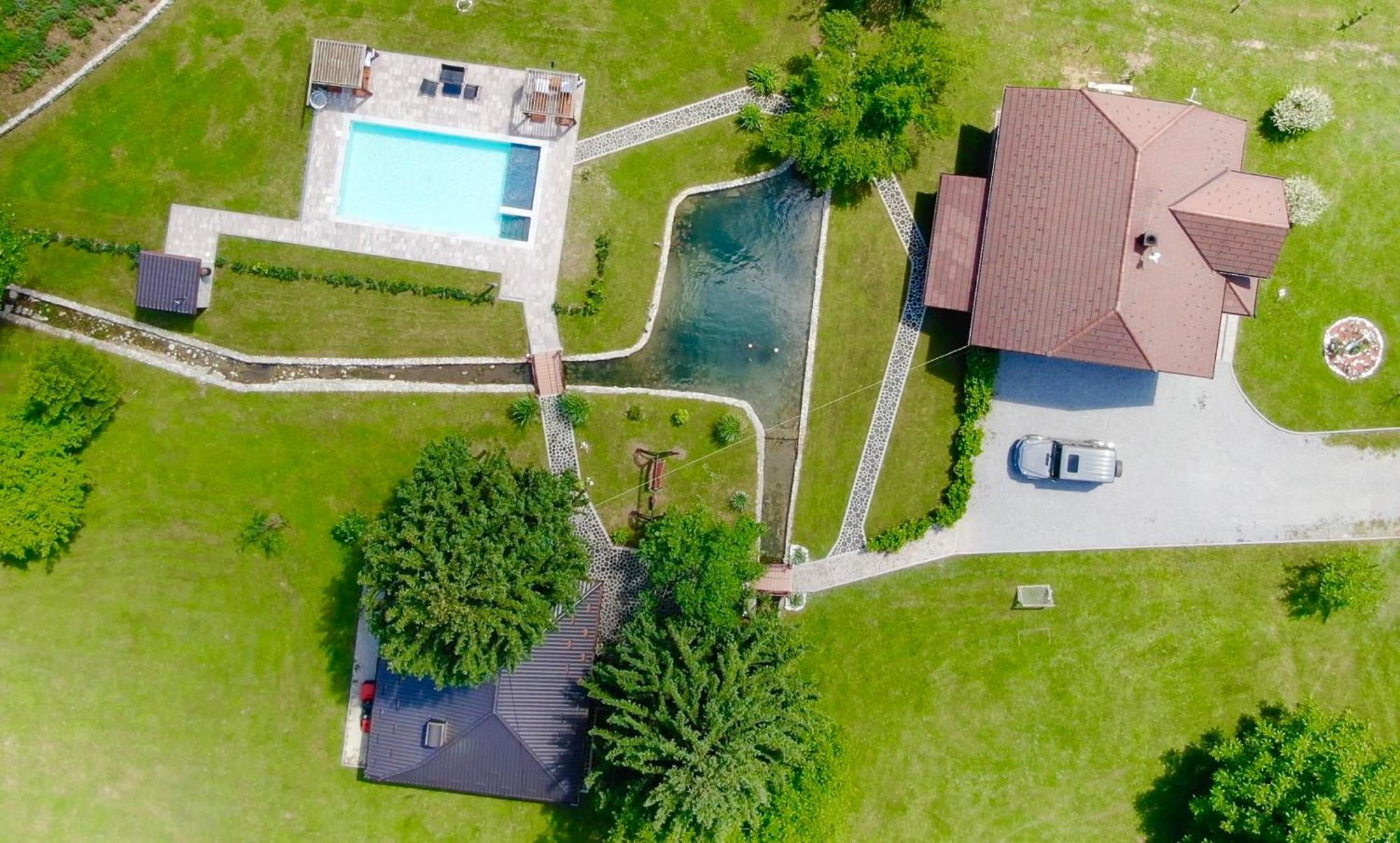 Vacation House Studenac Bihać Exterior foto